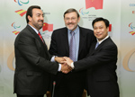 Miguel Carballeda, Jaime Lissavetzky y Shen Zhifei tras la firma del acuerdo entre los Comités Paralímpicos Español y Chino